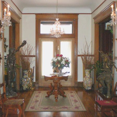 Beall Mansion An Elegant Bed & Breakfast Inn Alton Interior foto