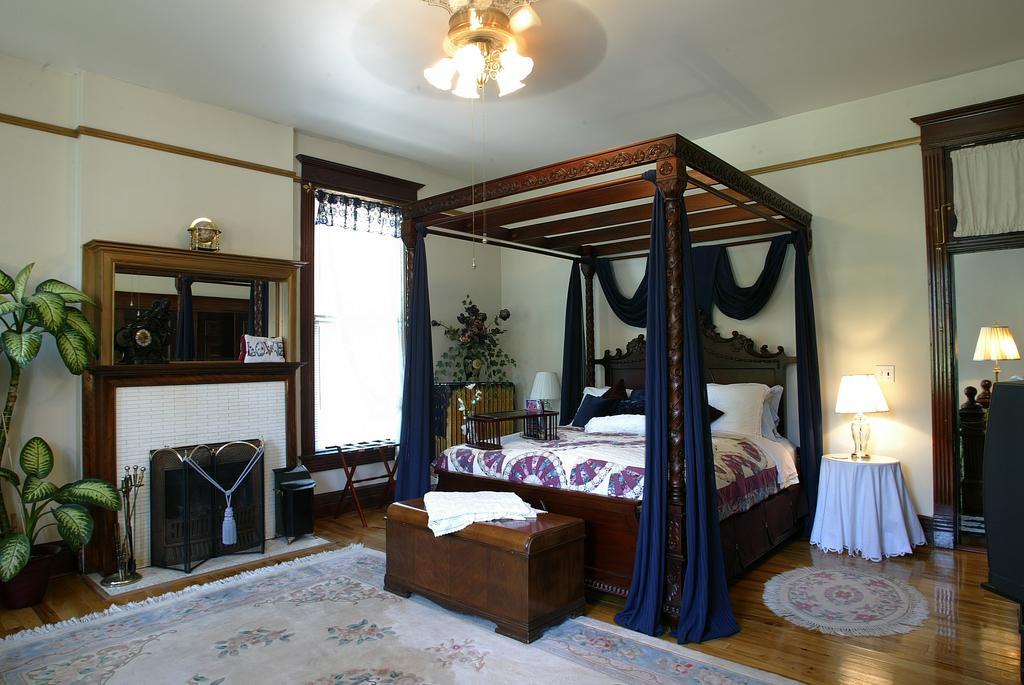 Beall Mansion An Elegant Bed & Breakfast Inn Alton Zimmer foto
