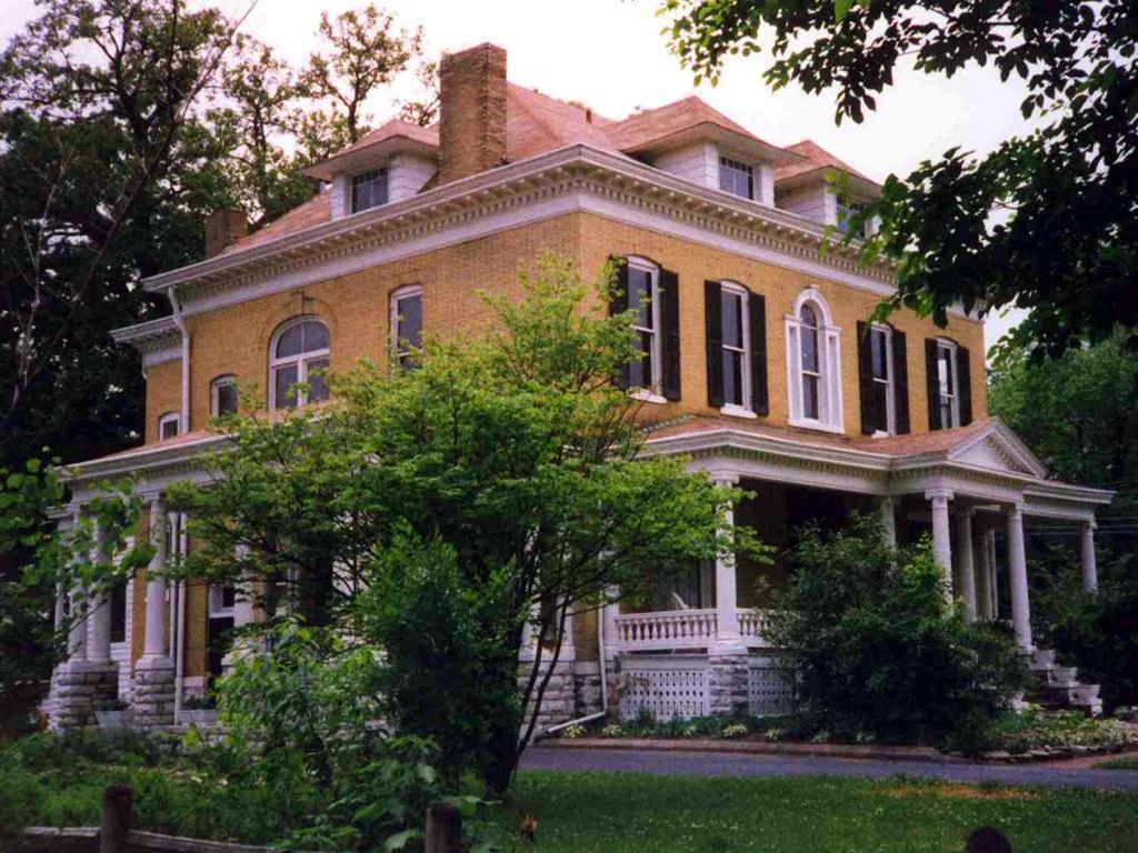Beall Mansion An Elegant Bed & Breakfast Inn Alton Restaurant foto